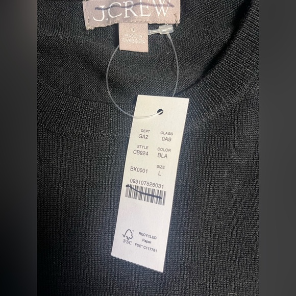 J.Crew Carolyn fitted crewneck sweater in merino wool in black - Picture 9 of 9
